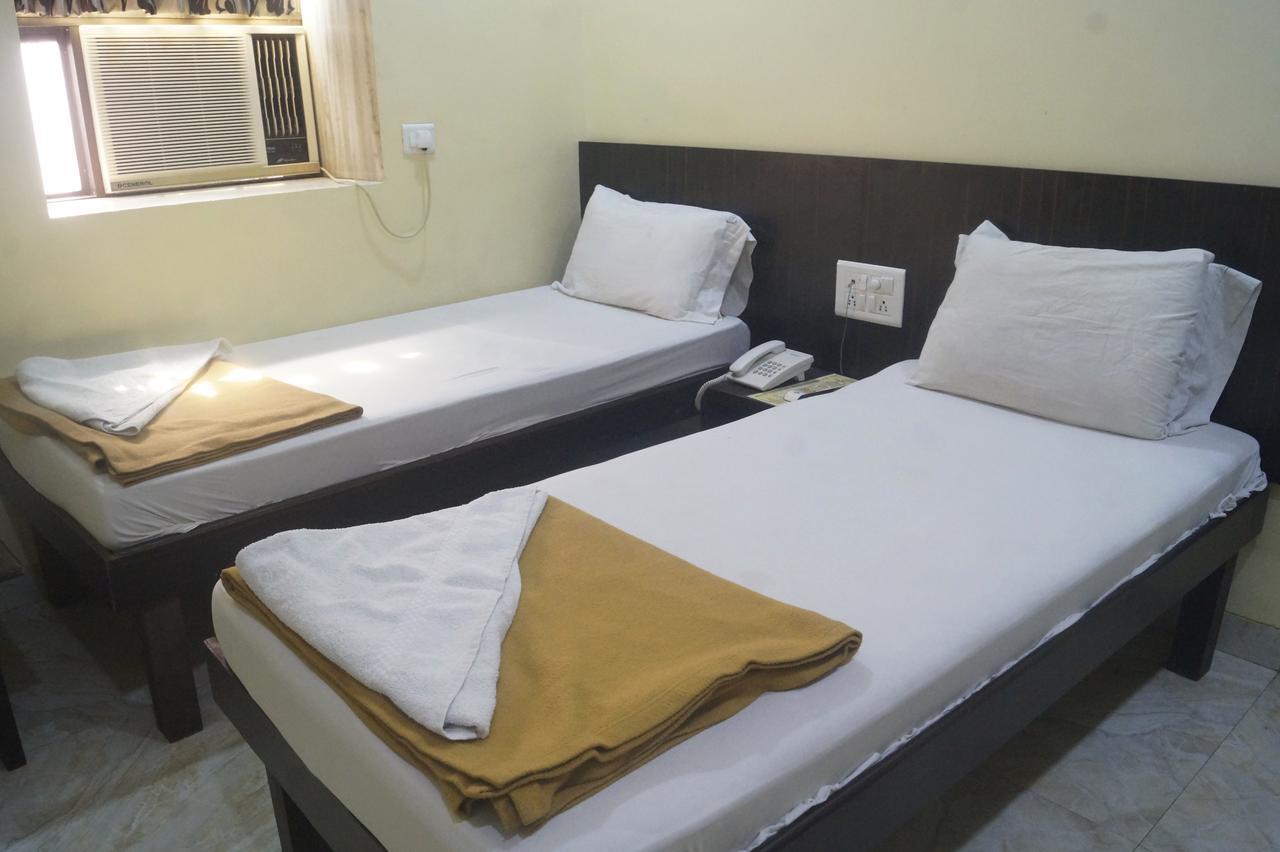 מומביי Hotel Zam Zam Palace מראה חיצוני תמונה