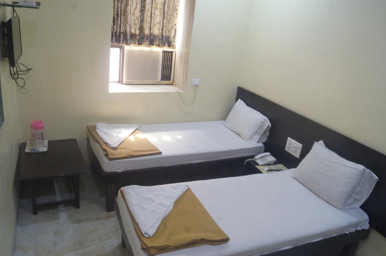 מומביי Hotel Zam Zam Palace מראה חיצוני תמונה