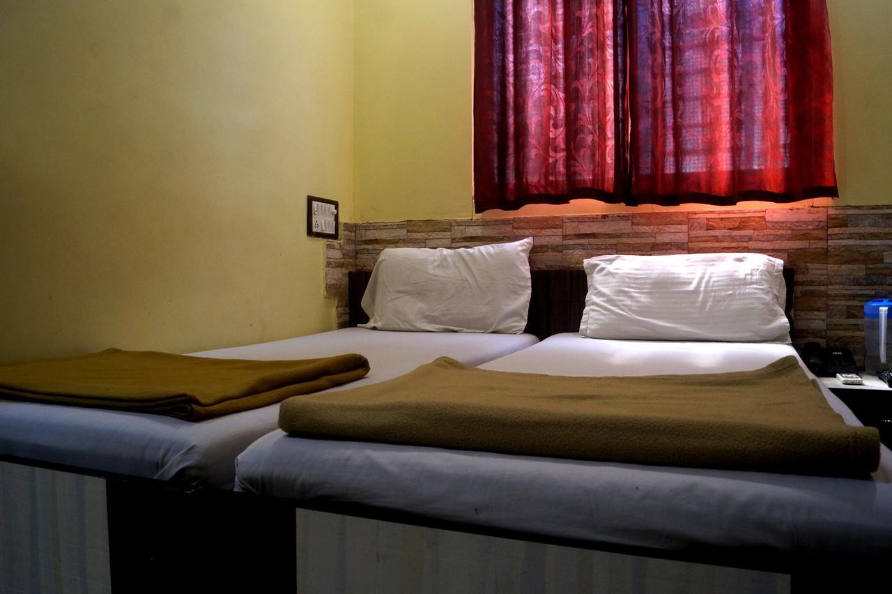 מומביי Hotel Zam Zam Palace מראה חיצוני תמונה